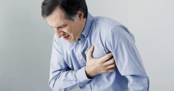 đau ngực trái là bệnh gì